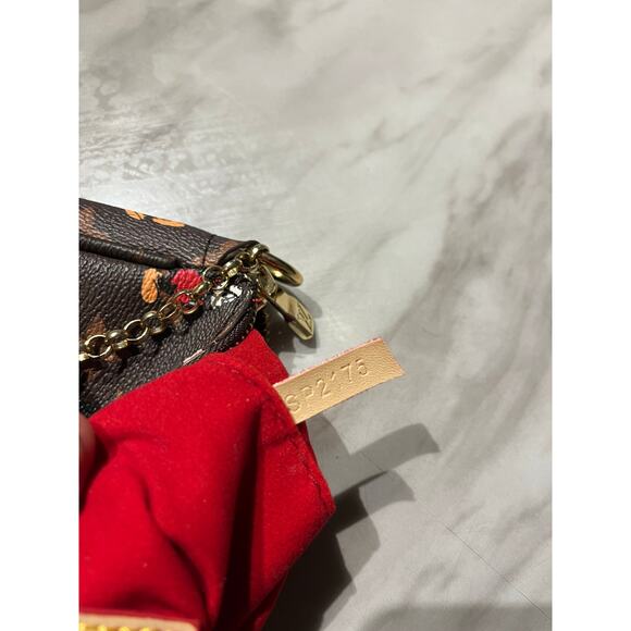 Mickey Mouse Louis Vuitton mini Bag In Mint Condition - Picture 6 of 6